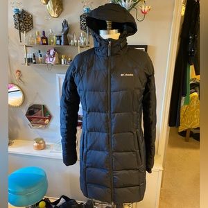 Warm winter Columbia puffer knee-length coat